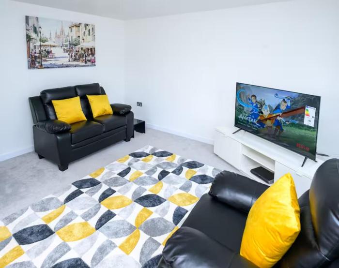 Cosy 5 Bedroom House With Parking