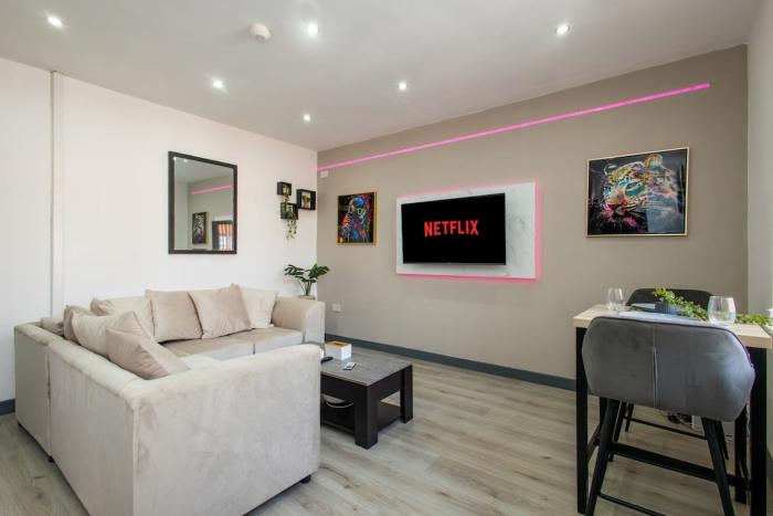 Home Near Leeds City Centre & Elland Road