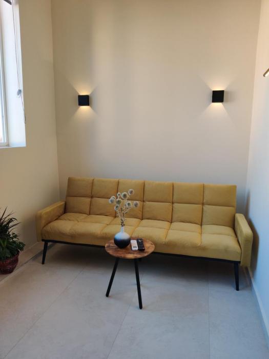 Stylish Duplex for 6, Central