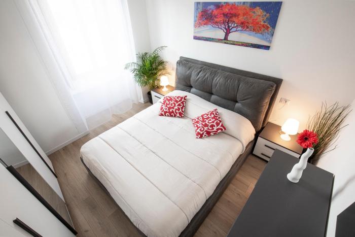 Only 10 min to Duomo, Milan Easy Living 4 guests