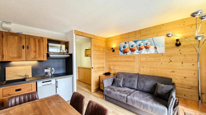 Résidence Iris - Studio entièrement rénové avec cabine · Centre station · Balcon MAE-4504