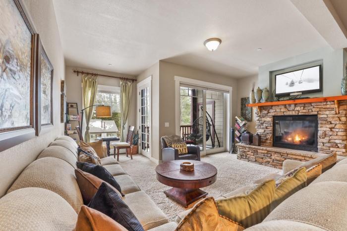 Spacious Elegance-Kirkwood-Timber Ridge 3 Bedroom residence