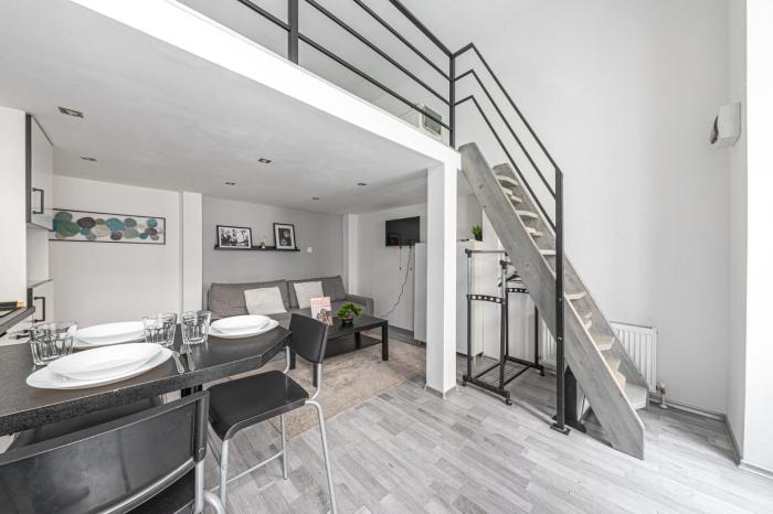 Zichy Courtyard Loft A Cozy Stay with AC