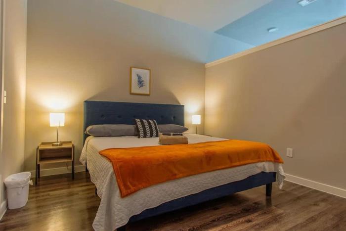 Boulevard Stays Luxury 1BR King Suite Pool Gym Parking - B