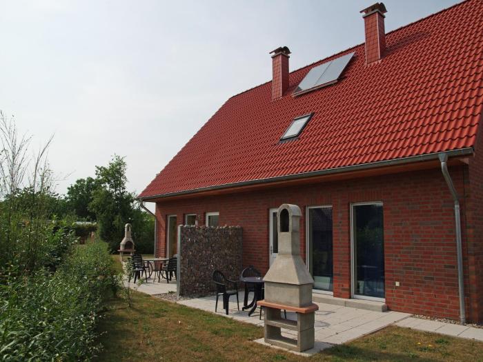 5-Zimmer-Ferienunterkunft in Zierow mit Garten