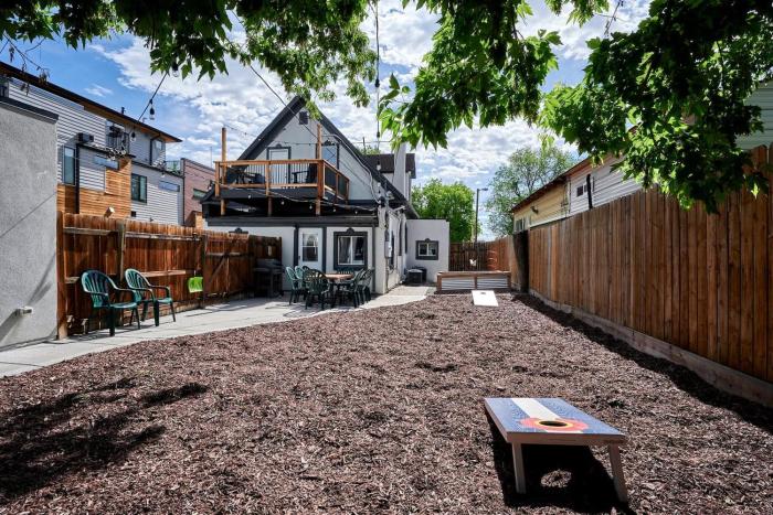 Work-Friendly Denver Stay - Rooftop Deck & Garden