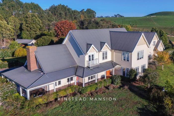 Kinstead Mansion - Your exclusive modern country escape