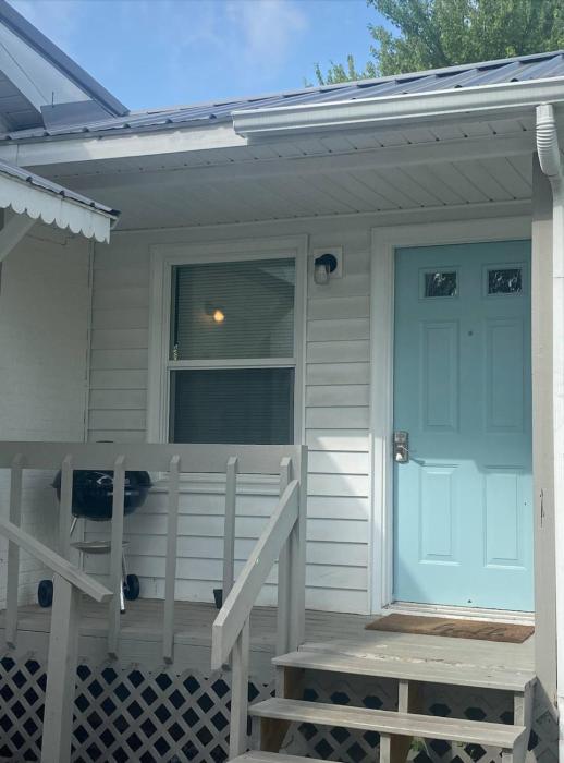 Newly Renovated Cozy Place Minutes From The Lake