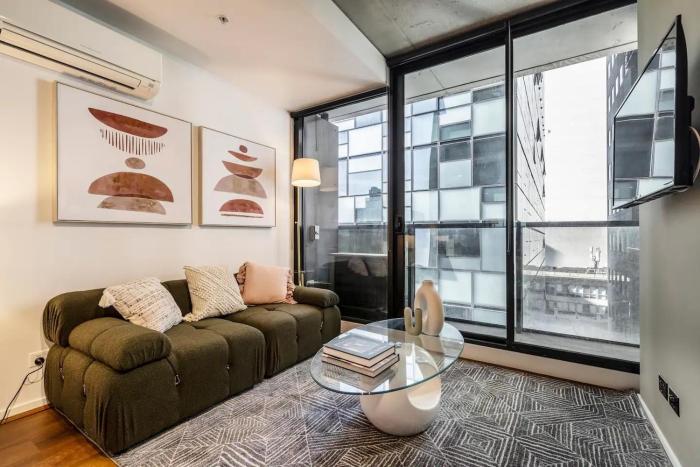 Cozy & Central Studio at Flagstaff Gardens with Gym