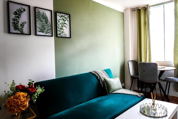 Cozy 1 bed in Paddington Apartment l near Hyde Park and London City Airport l Paddington Station l Portobello Road Market l Sleeps Up to 4 by Fari Luxury Serviced Accommodation