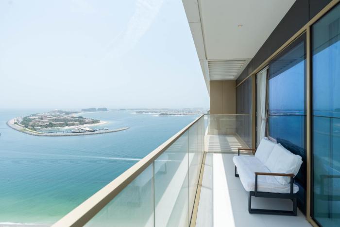 KeyRock - Sea View Stay with Pool Access
