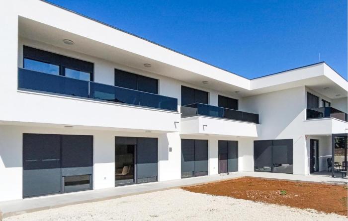 Gorgeous Home In Medulin With Wifi