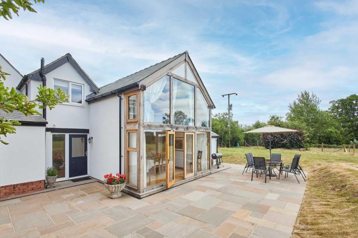 Host & Stay - Merrow Cottage