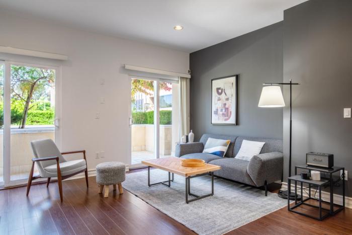 Brentwood 2BR w Courtyard nr shops UCLA LAX-177