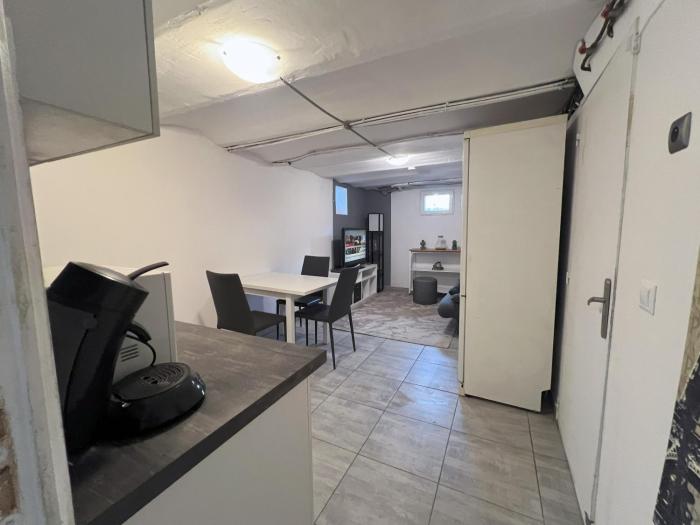 Paradix - Appartement en demi sous-sol dans maison à Argenteuil