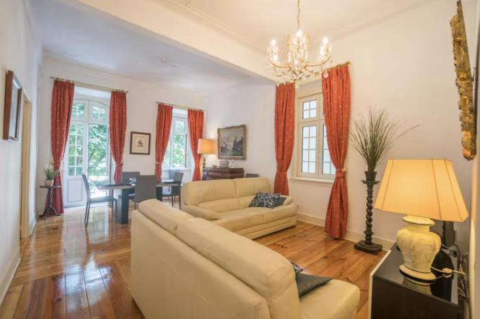 3 Bedroom Apartment in Sacadura Cabral