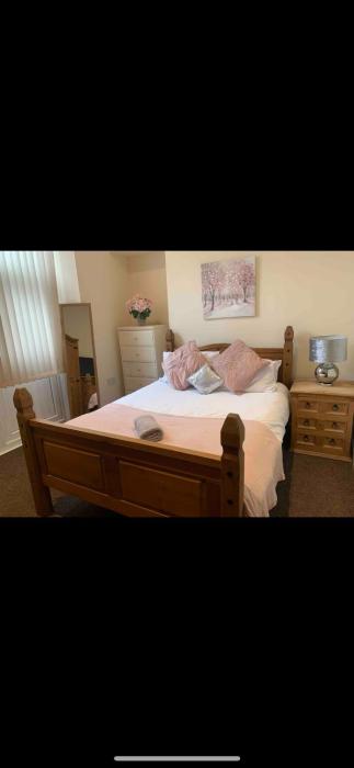 34 - Room 4 - Uplands