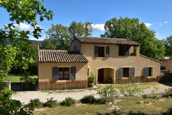 Les Chambres du Luberon & Table dhôtes