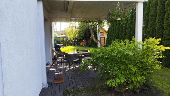 Pärnu suvemajutus Cozy Guest Wing with sauna