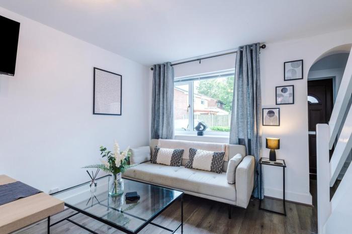 NEW! 2BR with Parking, Near Manchester City