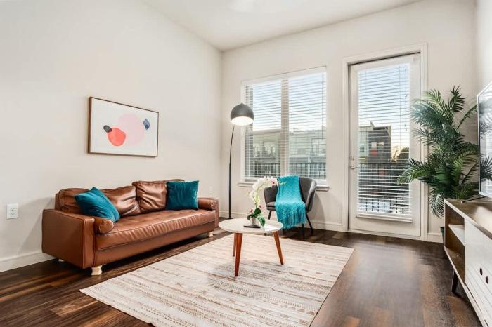 Boulevard Stays Direct Trail Access Parking Pool Gym 02