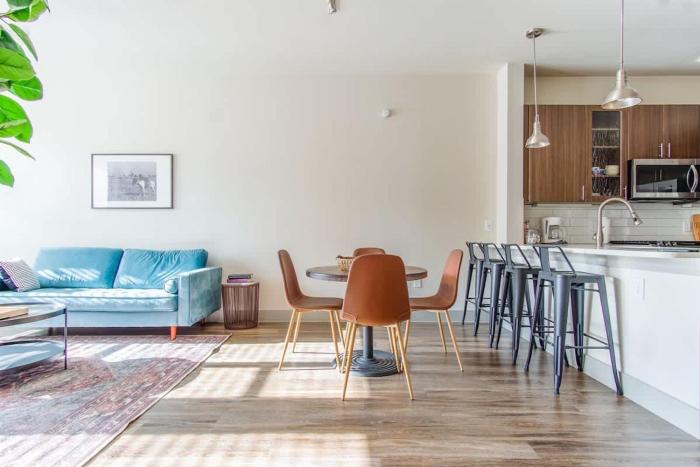 Boulevard Stays Bright 1BR Suite Pool Parking Gym J