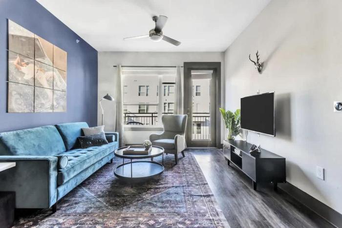 Boulevard Stays Dashing 1BR Suite Pool Parking Gym H