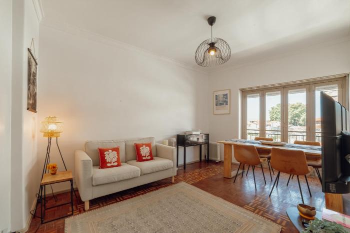 Santa Catarina Flat 2BD with Balcony by Vacationy