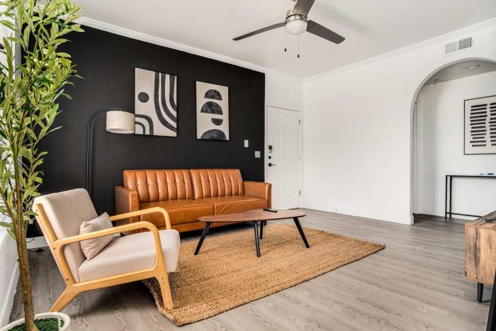 Boulevard Stays 2BR by Stadium Pool Parking Gym 10