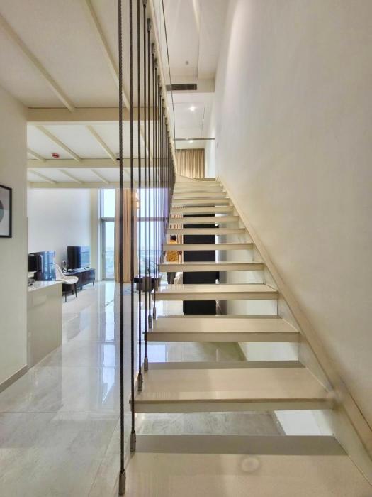 The Maisonette - Stylish Duplex next to Amex