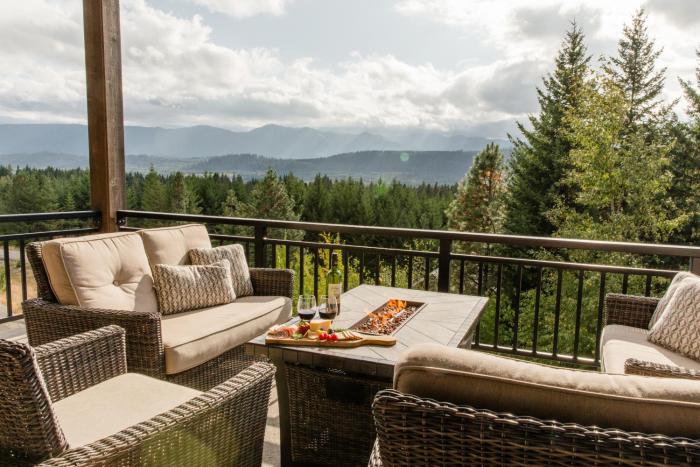 Dreamy Views, Pool Access, Game Room, Fire Pit