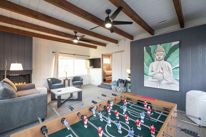 Central Backyard Oasis Villa