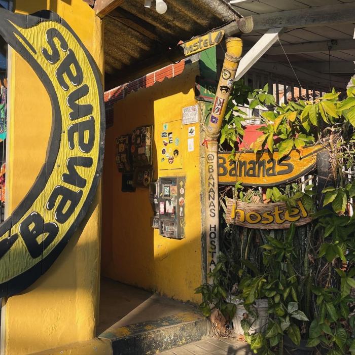 BANANAS HOSTEL