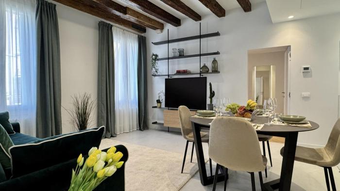 Rialto Prestige Canal View