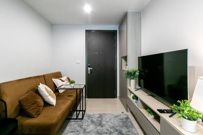 TC Contel at Bts Samrong