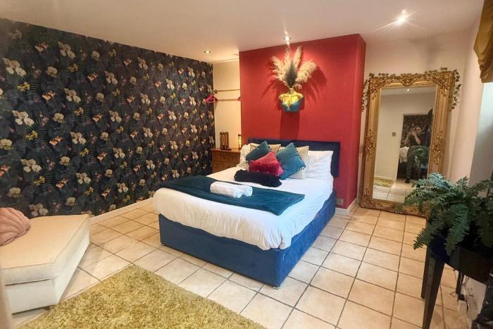 1 Bed Flat - Sleeps 5 - Pet friendly - Parking