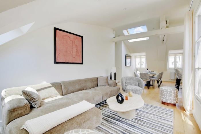 Apt a c 3BR 6P - Saint-Lazare Les Champs Elysée