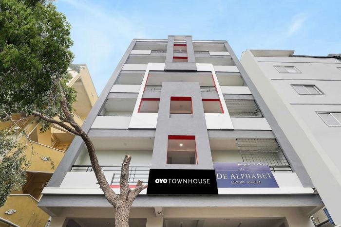 Super Townhouse De Alphabet Kukatpally Near Nexus Mall