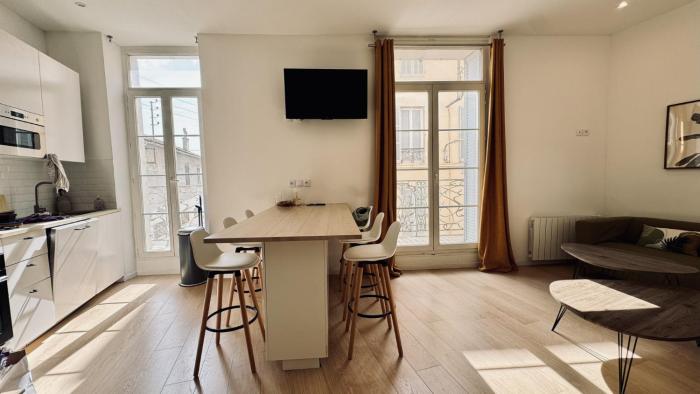 Proche Mayol - 4 chambres - Balcon