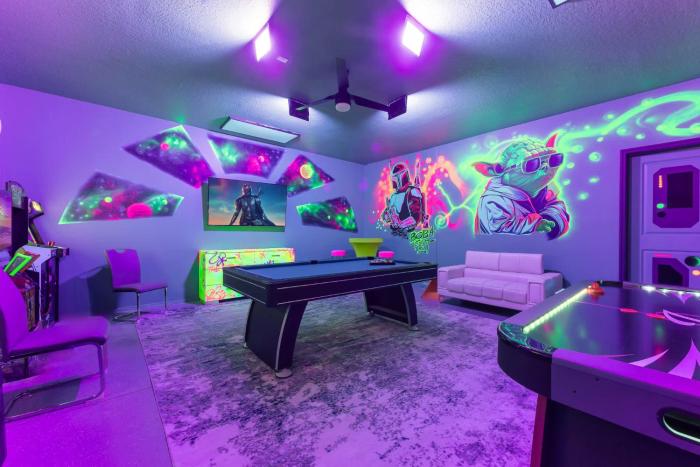 Luxury Villa with Theater Private Pool Spa - FREE Resort Access