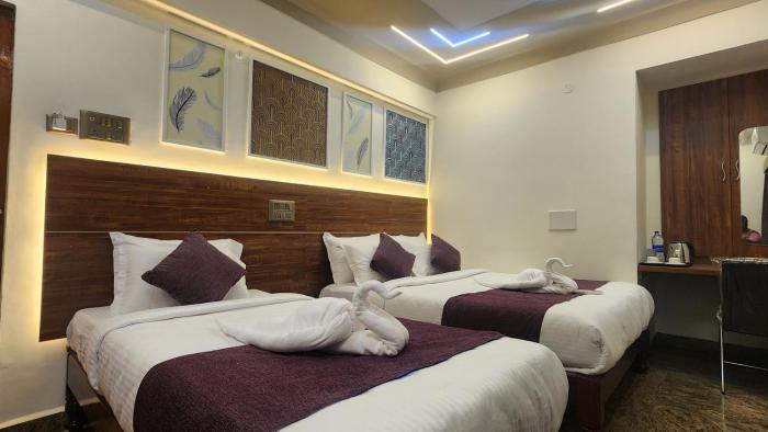 Hotel Maitreya Inn near CMC Hospital, VIT, Sripuram Temple,Naruvi Hospital