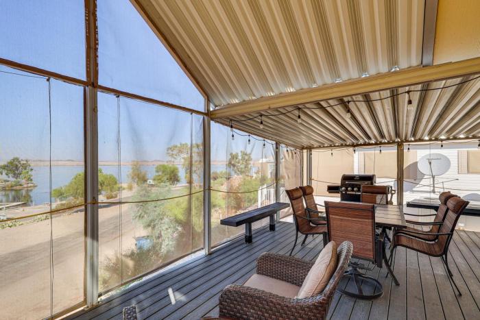 Boat Launch and Mtn Views Lake Havasu Cabin