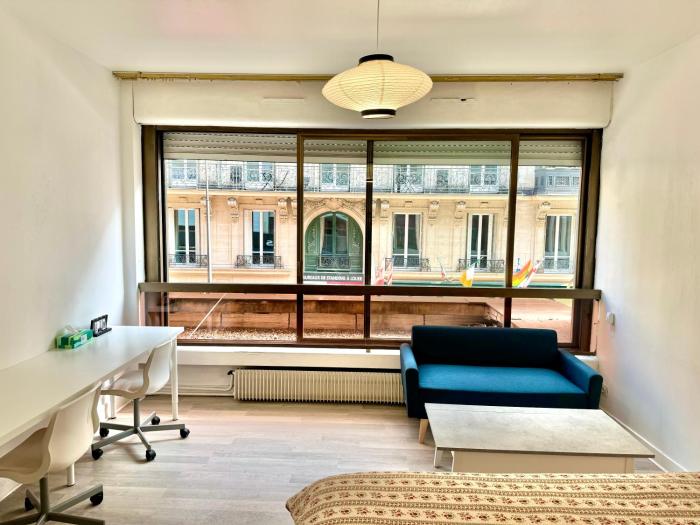 Le Berri Chic Studio-Steps from Champs-Élysées