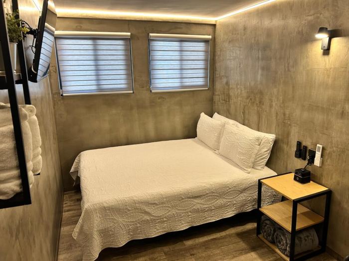 Complete Modern Apartment with Patio and Pool