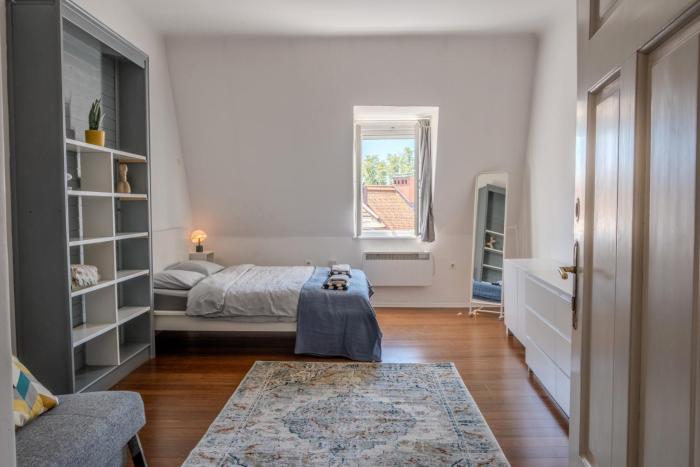 Central Castle View Apartment