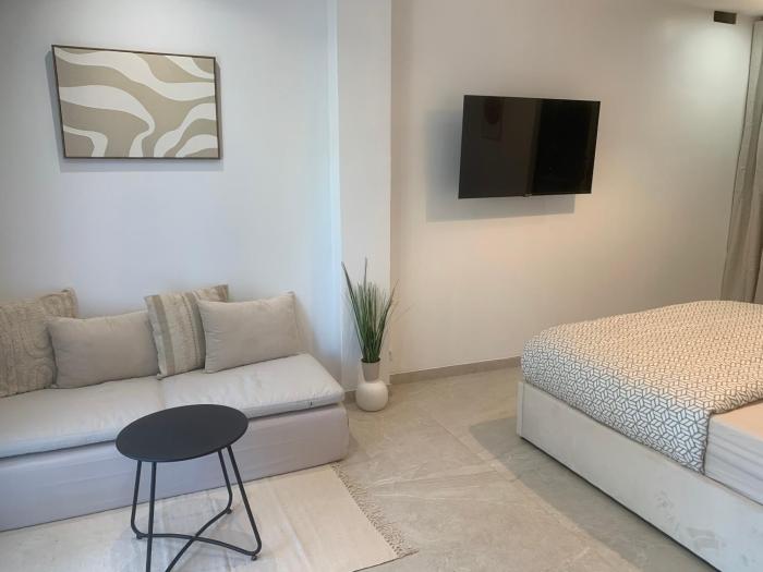 studio indépendant plain pied jardin & piscine