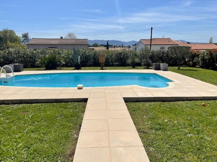 Villa in Vidauban with Pool & Vineyards Nearby