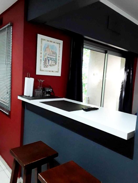 Cómodo y moderno departamento, a pasos de la principal calle comercial de la ciudad