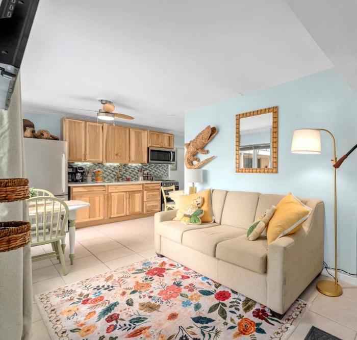 Cozy Beach Getaway with Bikes included!