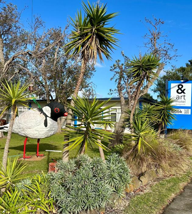 & Art Motel
